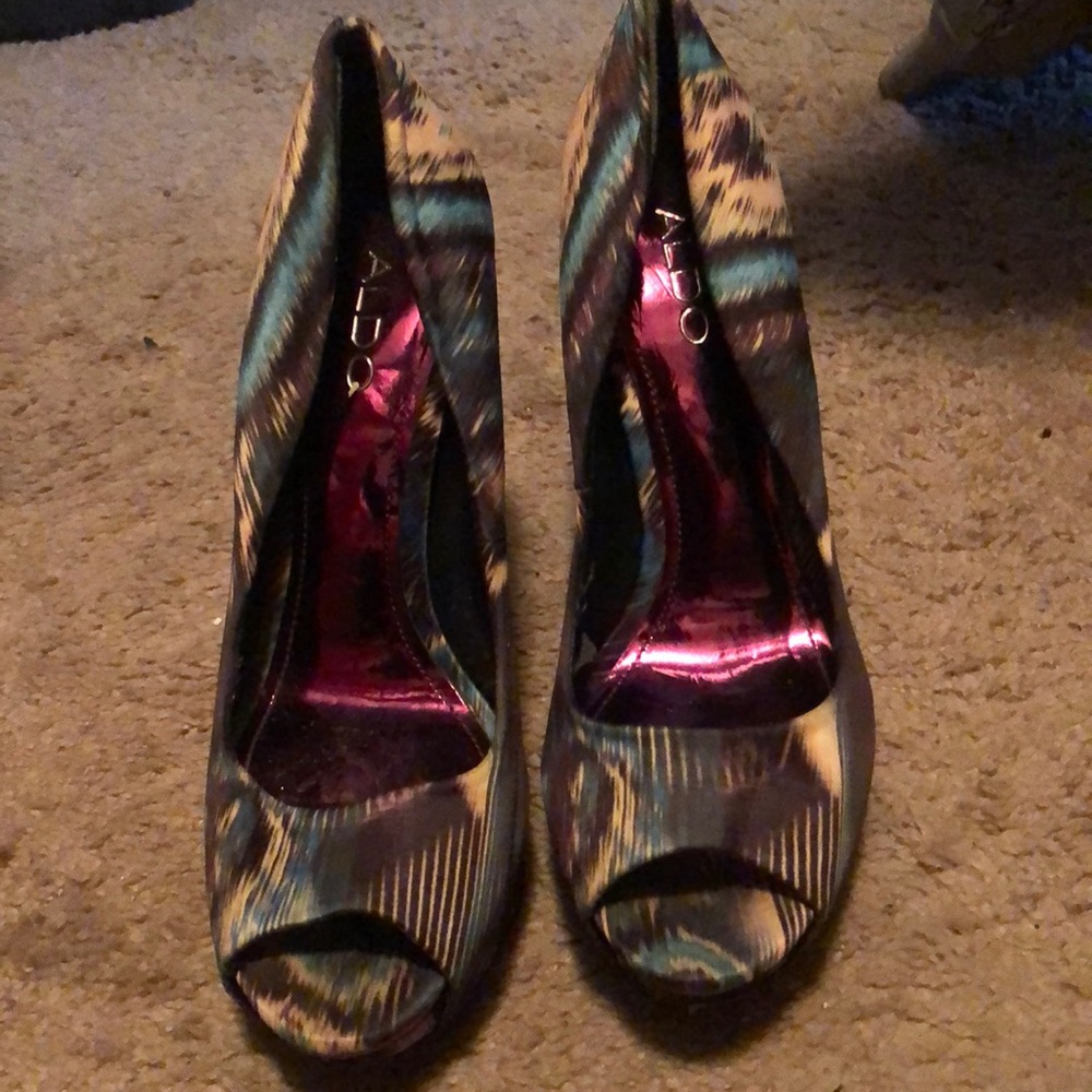 Also peep toe heel